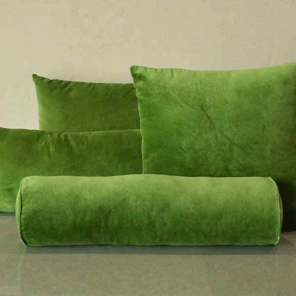 Housses de coussin en velours de coton délavé vert mousse haut de gamme en différentes tailles - Une décoration douce et luxueuse pour chaque espace !