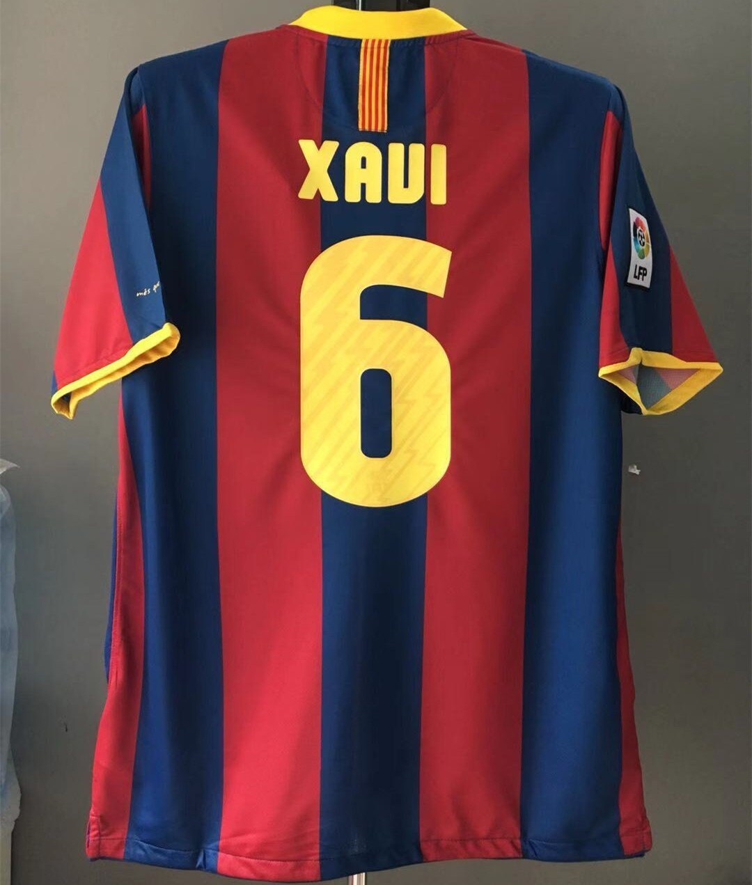 Retro Soccer Jersey Barcelona 2010-2011 6 Xavi Jersey | Etsy