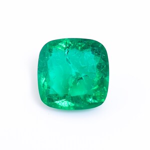 Immaculate Top Grade Quality Lab Created Emerald Cushion Shape Cut Stone Loose Gemstone For Making Jewelry 26 Ct. 19X19X12 mm M-723