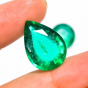 One Quality 100% Lab Created Zambian   Emerald Pear Shape Cut stone Loose Gemstone Pair For Making Earrings 30.5 Ct. 21X15X9 mm M-685