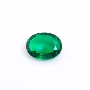 Excellent Top Grade Quality Lab Created Emerald Oval Shape Cut Stone Loose Gemstone For Making Jewelry 4.5 Ct. 13X10X6 mm M-742