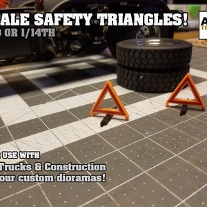 Scale Miniature Road Safety Triangles Set of 3 with Mount