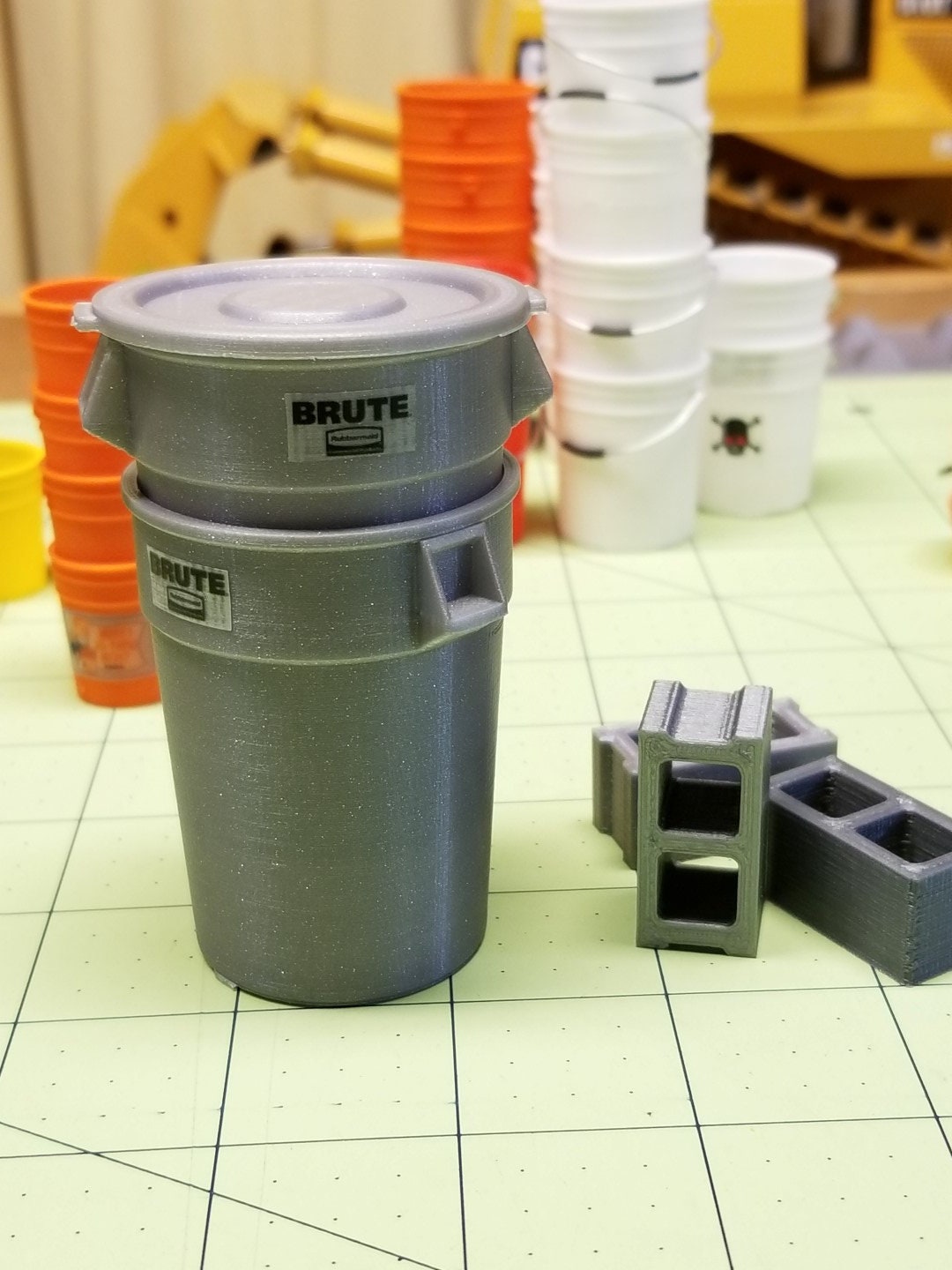 Set of Two (2) 1/24 Scale Brute Trash Cans! - Etsy