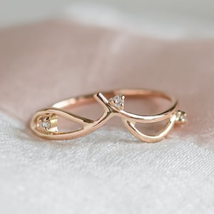 Dainty solid gold ring, Leaf wedding band,  Nature inspired ring