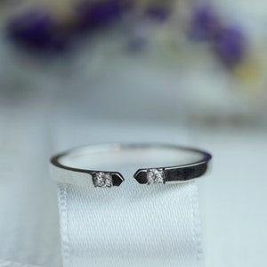 Minimalist open ring, Thin solid gold ring, Gold knuckle ring 画像 5