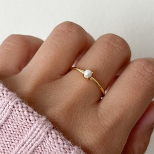 Anello con perla d'acqua dolce in oro, oro 18 carati, anello con perla d'acqua dolce singola, anello con perla in oro, anello delicato in oro, anello delicato impilabile