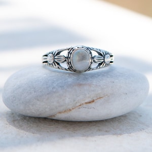 Genuine Moonstone Ring, Boho Chic Jewelry, Boho Ring, Moon Stone Ring, 925 Sterling Silver Ring, Rainbow Moonstone, Vintage Style Ring