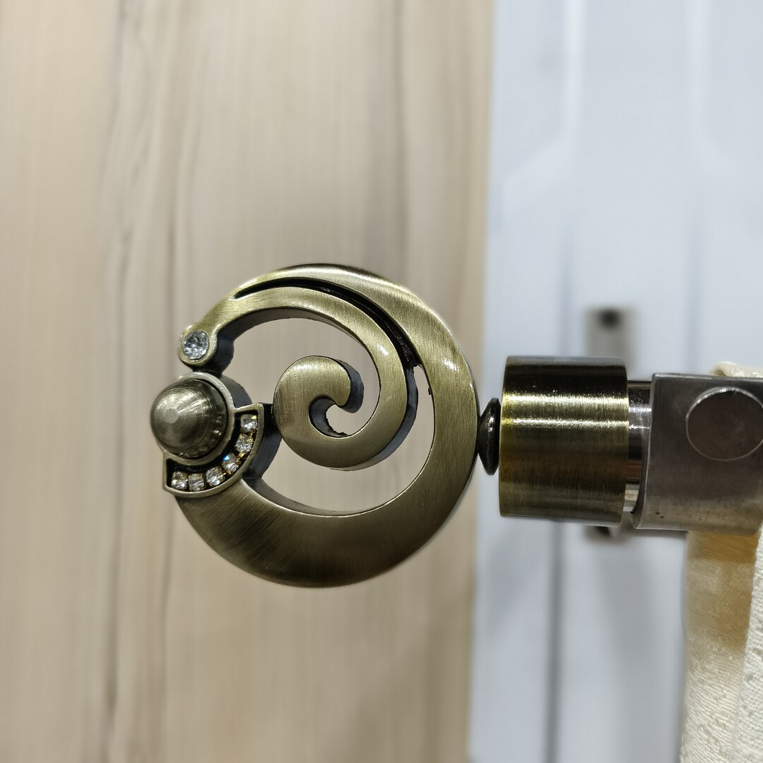Unique Brass Round Wheel Design Finials, Curtain Holder,curtain ...