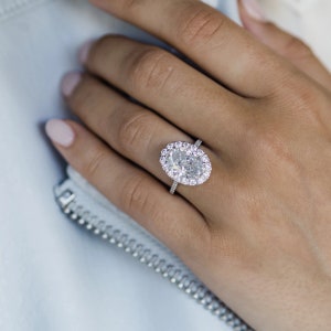 Anello di fidanzamento ovale da 6,50 ct, anello di diamanti Moissanite, anello di fidanzamento Halo in oro bianco 18 carati, anello di nozze nuziale, anello di proposta per lei