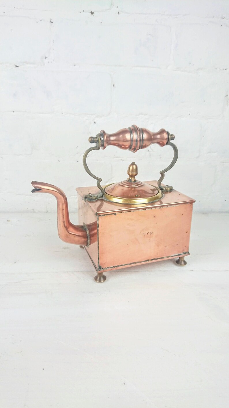 Antique VR Victoria and Regent Square Copper Kettle ~ Goose Nec Antique VR Victoria and Regent Square Copper Kettle ~ Goose Nec