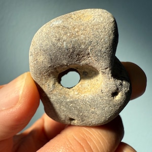 Very Rare Gray “Bird face shaped” Celtic Hag Stone with A Big Hole - Natural Holed Adder Stone, Altar Stone, Odin Stone, Witch Stone