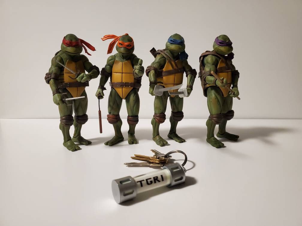 【hope】インフィニット タローン キーチェーン TMNT Glow in the Dark Key Chain - TGRI Ooze Canister - Etsy