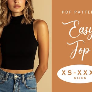 Könnte beinhalten: PDF-Schnittmuster für ein einfaches Oberteil, erhältlich in den Größen XS-XXXXL. Das Schnittmuster wird an einem Modell gezeigt, das ein schwarzes Oberteil mit Stehkragen und eine blaue Jeans trägt.