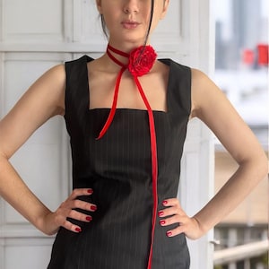 Red Flower Choker Necklace on Red Velvet Ribbon: Gothic Flower Jewelry for a Timeless Style. Red Silk Flower Choker, Romantic Rose Collar