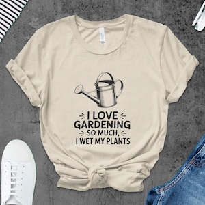 Ich liebe Gartenarbeit, ich mache meine Pflanzen Png nass, Gartenarbeit Clipart, lustiger Gärtner Png, Gießkanne Png, digitaler Download