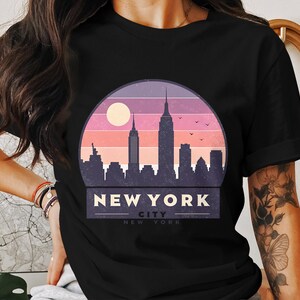 New York City T-Shirt, NYC Skyline Retro Design Tee, New York Sunset Cityscape Shirt, Urban Streetwear Tshirt
