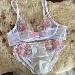 Sujetador de encaje delicado para travestis, talla grande, copa AA, encaje rosa transparente, bragas transparentes, lencería sissy.