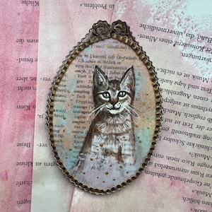Cuadro medallón pintura en miniatura gato tomcat hecho de cartón y papel reciclado en aspecto vintage envejecido