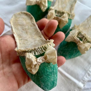 Mini pantofola di carta con fiocco turchese, stile barocco rococò, ispirata a Maria Antonietta, con volant, stile vintage francese