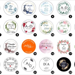 Puede incluir: Veinticuatro pegatinas redondas, blancas, negras y naranjas con dise&ntilde;os florales y geom&eacute;tricos. Las pegatinas incluyen texto como "Amanda & Daniel", "Bridal Shower", "A+D" y "Emma & David".