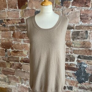 Bruno Manetti Ärmelloser Pullover aus 100% reinem Kaschmir mit Rundhalsausschnitt. GRATIS UK POST