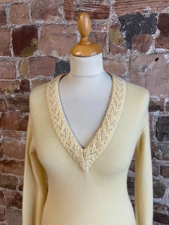 Barneys cashmere hotsell sweater