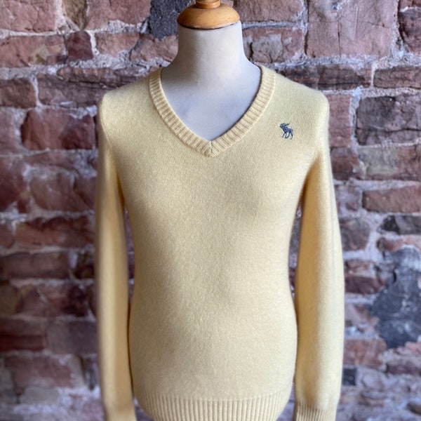 Abercrombie & Fitch 100% Pure Cashmere V Neck Sweater. FREE UK POST