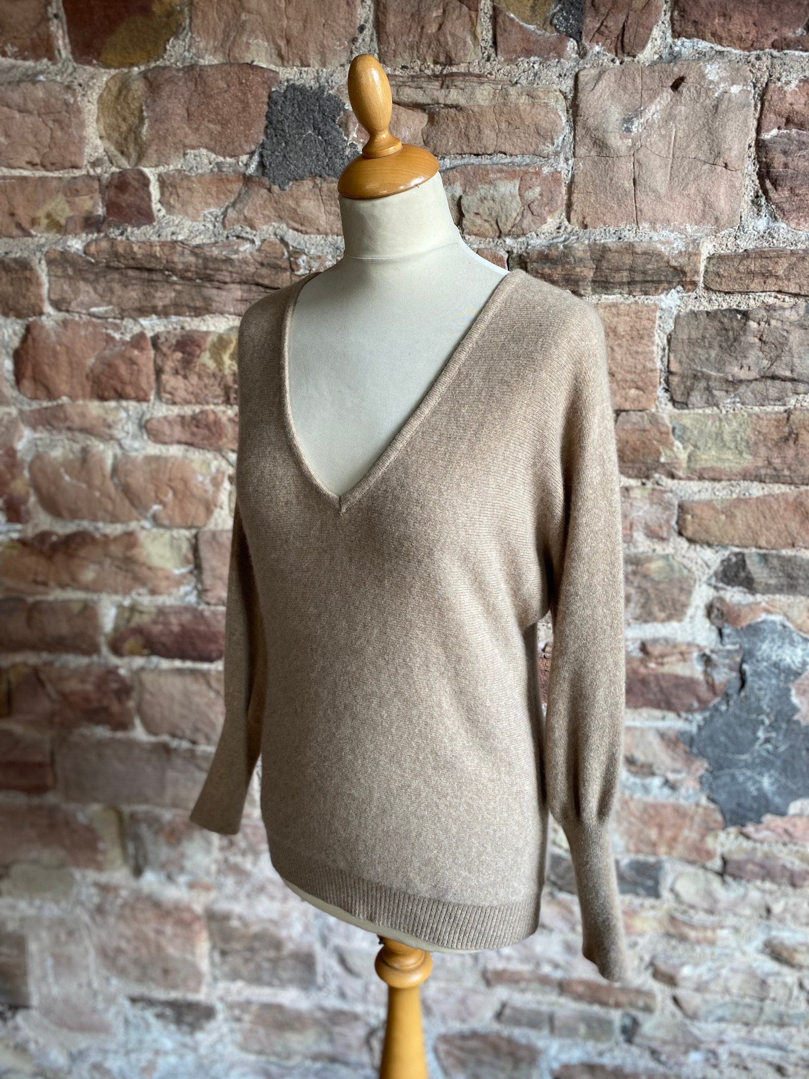 Kain Label 100 Pure Cashmere V Neck Sweater. FREE UK POST