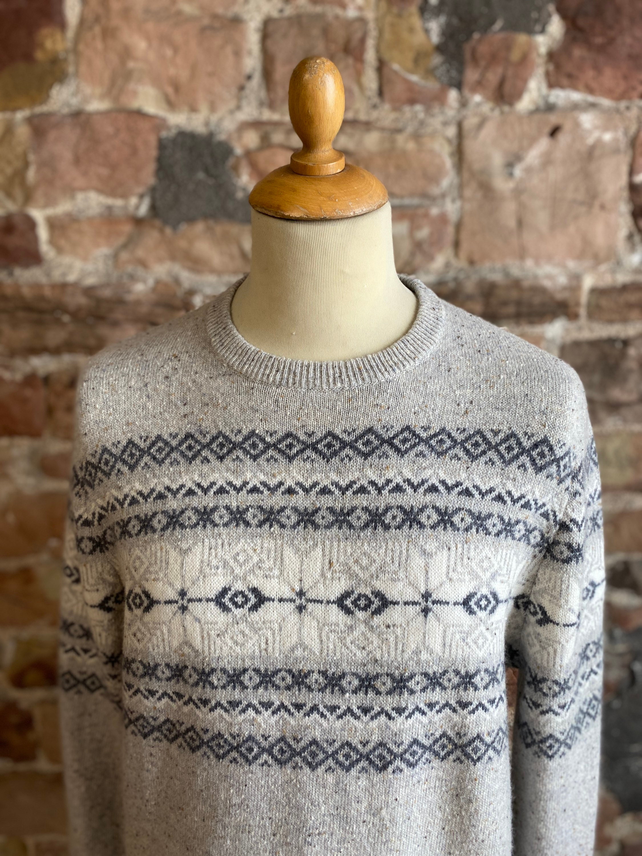 Howick Lambswool Mix Crew Neck Sweater 