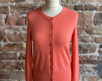 Folge 100 % reine Kaschmir-Strickjacke mit Rundhalsausschnitt. GRATIS UK POST