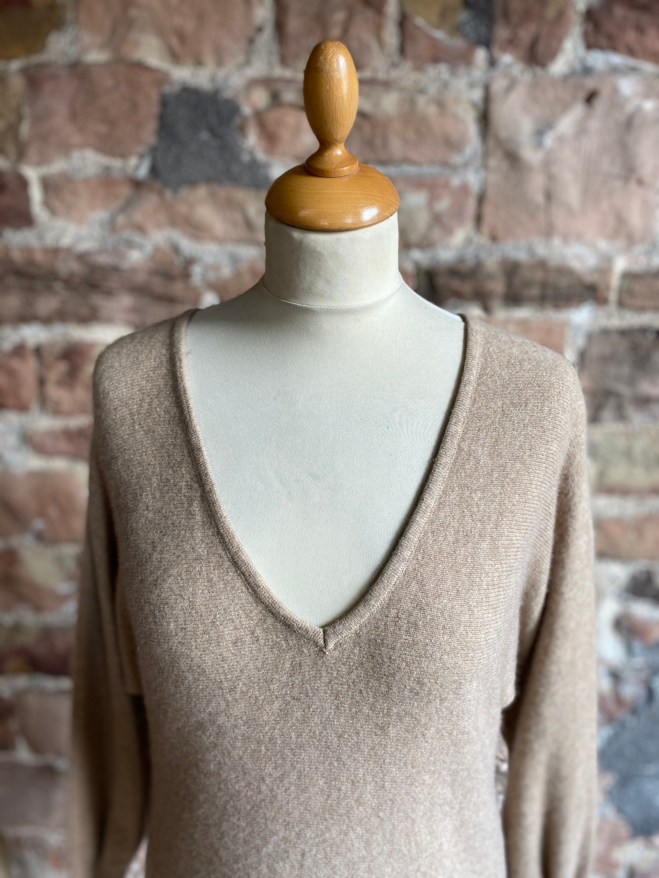 Kain Label 100 Pure Cashmere V Neck Sweater. FREE UK POST