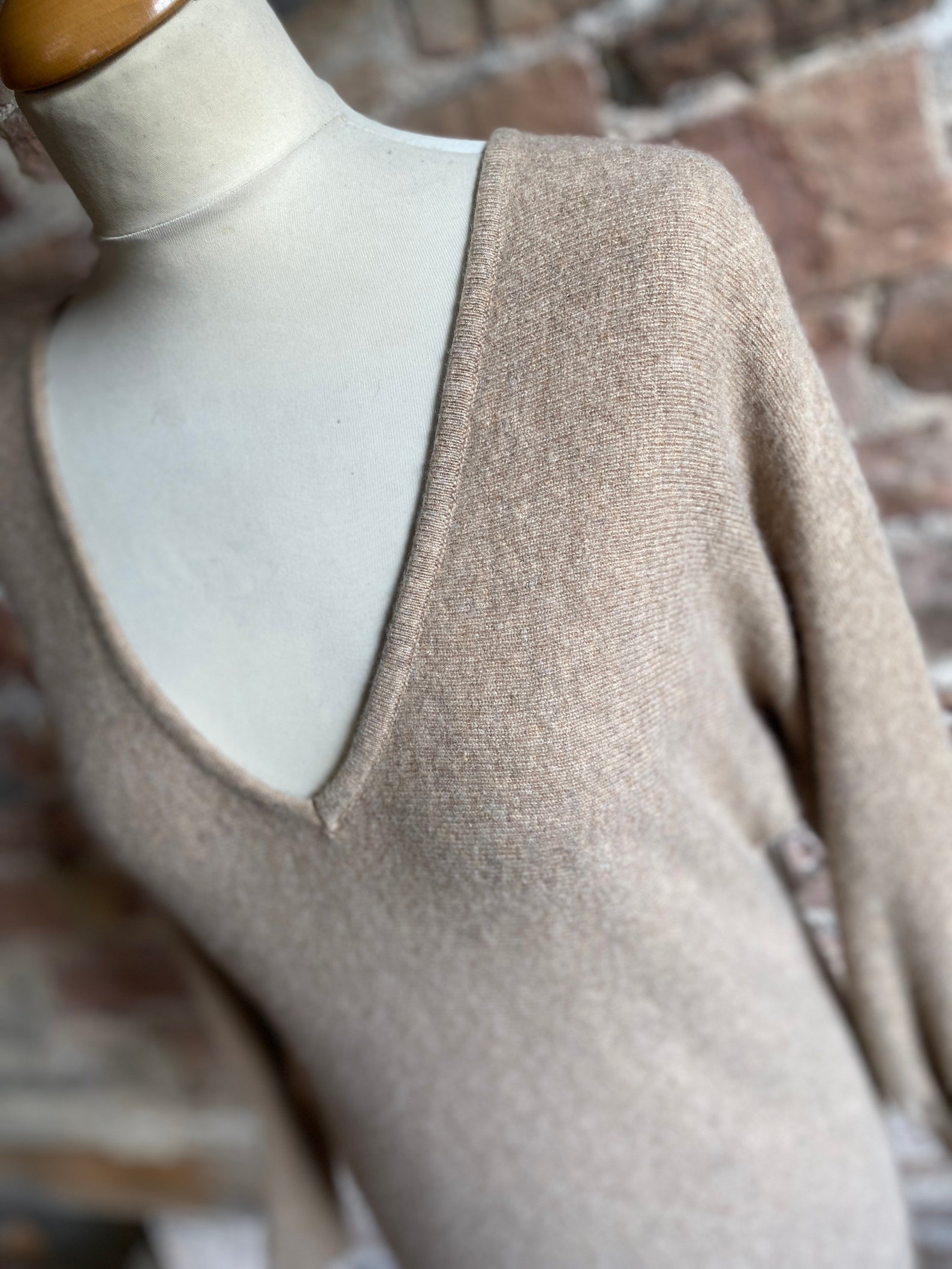 Kain Label 100 Pure Cashmere V Neck Sweater. FREE UK POST