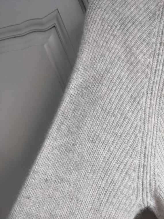 Velvet by Graham & Spencer 100% Pure Cashmere Scoop Neck Sweater