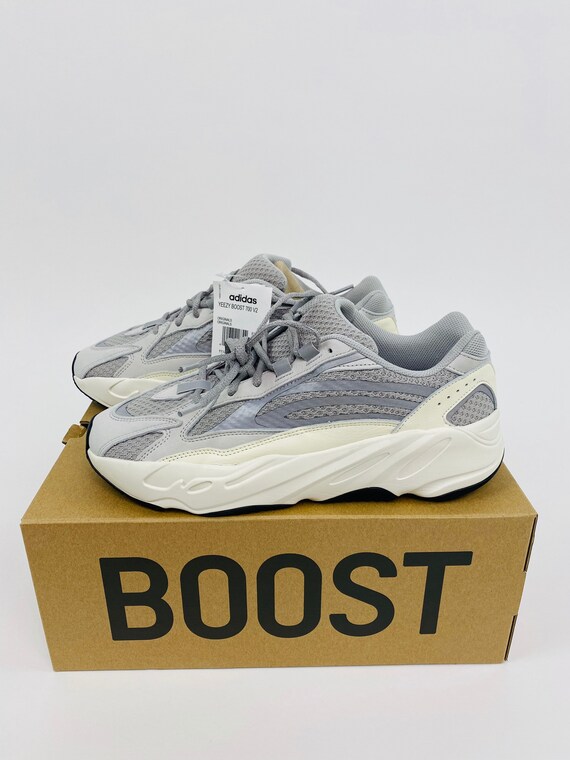 700 yeezy static