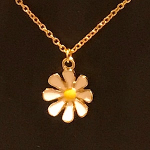 Daisy Necklace. Flower Necklace and  Earrings, Daisy Earrings. Daisy Set Gold Necklace and Earring set. Daisy Jewellery.