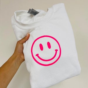 Smiley Face Sweatshirt Retro Pink Preppy/ VSCO Girl/ Smiley Face Aesthetic/ smile face sweatshirt/  Crewneck trendy/ Y2K Preppy Sweatshirt