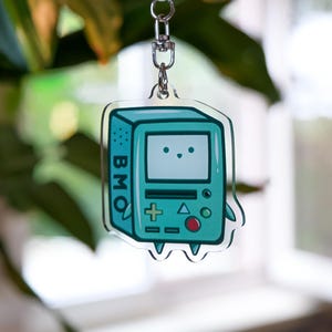 Adventure Time inspiriert Schlüsselbund | BMO Fan Kunst | Süßer Acryl Schlüsselanhänger