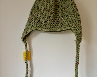 Children’s handmade crochet green winter woolly hat size small child approximately 2-4 years