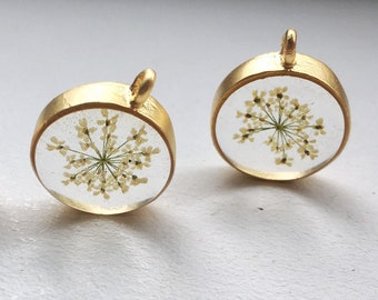 Collier minimaliste en dentelle Queen Anne pour elle, pendentif en résine transparente plaquée or, bijoux de fleurs pressées faits à la main, cadeaux de Saint-Valentin pour femmes