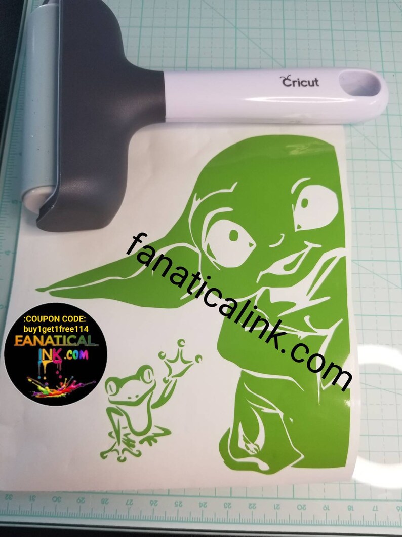 Baby Yoda peeking with frog v1 set of 2 star wars the Etsy