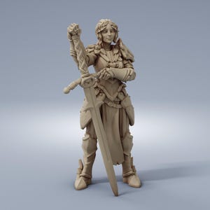 Female Fighter Paladin - 28mm 32mm Resin Miniature - DnD - Dungeons & Dragons Miniatures - Pathfinder - Frostgrave - RPG - Tabletop -Wargame