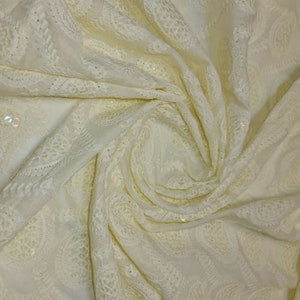 Broderie Anglaise Soft Flower Embroidery 100% Cotton Dress Craft Fabric 44&quot; (Cream- 5)