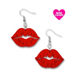 Orecchini a forma di bacio con impronta di rossetto, gioielli leggeri stampati in 3D, disponibili in vari colori.