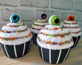 Halloween eyeball faux cupcake, yarn cupcake wreath attachment