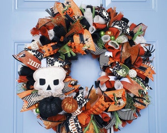 Vintage style Halloween wreath for front door, outdoor Halloween decor, fall decor, burlap pumpkin wreath