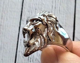 Lion ring in stainless steel / Steel ring for men / Steel ring Leon / Steel ring for men - Lion contemplating the moon
