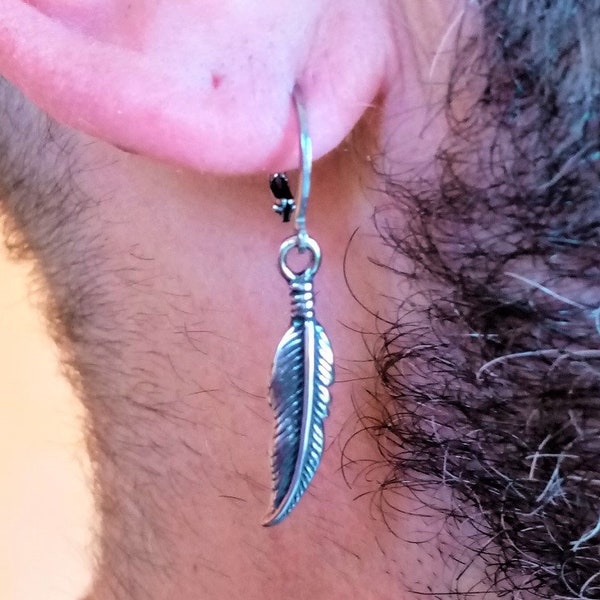 Boucle d'oreille en acier pour homme en forme de plume avec finition à l'ancienne, fermeture arbalète / Boucle d'oreille en acier plume /Plume en acier-HAWK THINKING