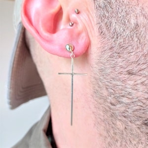 Extra long cross earring in 925 Sterling Silver with pressure closure sphere
