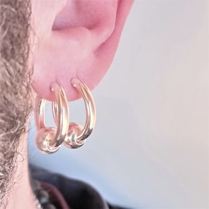 18 mm diameter hoop 925 Sterling Silver earring · 3 mm caliber and 8 mm Sterling Silver Charm · silver planet