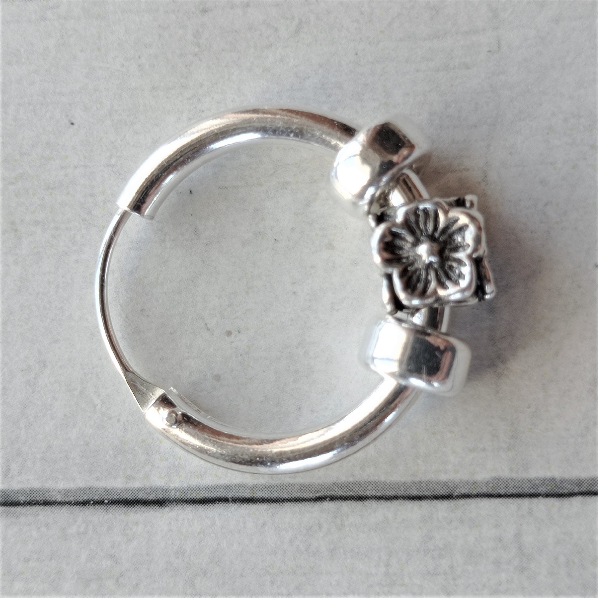 Orecchini a cerchio da uomo in argento con zirconi cubici e diamanti in oro bianco - Orecchini a cerchio da uomo in argento sterling 925 da 15 mm, regali di gioielli da Orecchini a cerchio da uomo in argento con zirconi cubici e diamanti in oro bianco - Orecchini a cerchio da uomo in argento sterling 925 da 15 mm, regali di gioielli da